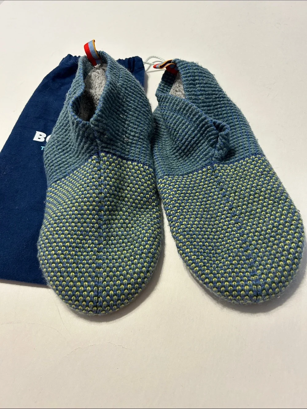 Bombas Blue Yellow Knit Gripper Slippers Unisex XL 13 - 15 Travel Lounge Comfy